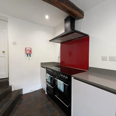 Holiday home 6 Bed In Sz327 *